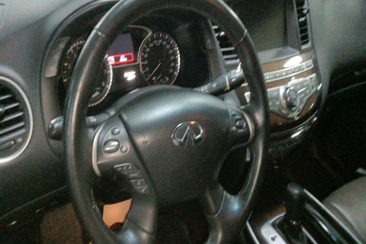 Used Infiniti QX60 2014 2.5 S/C Hybrid Two-Wheel Drive Excellence Edition Steering Wheel