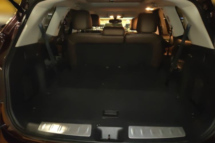 Used Infiniti QX60 2014 2.5 S/C Hybrid Two-Wheel Drive Excellence Edition Trunk
