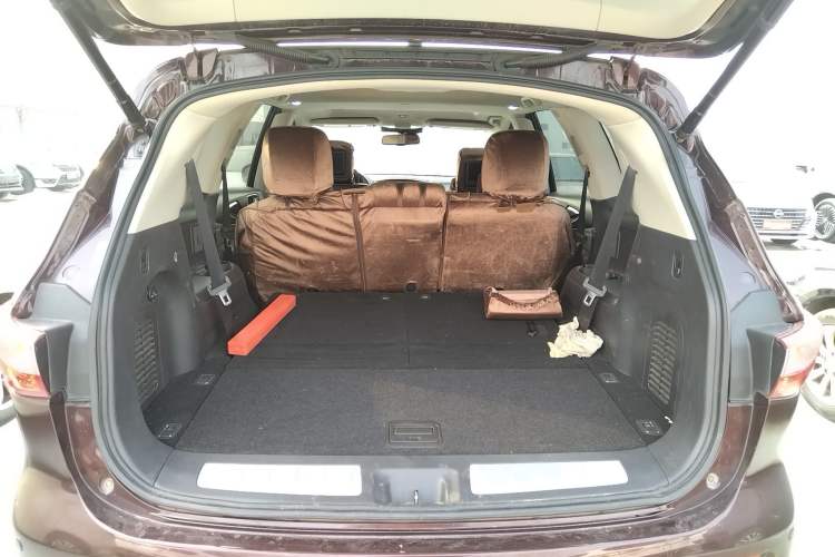 Used Infiniti QX60 2014 2.5 S/C Hybrid All-Wheel-Drive Versatile Edition Trunk