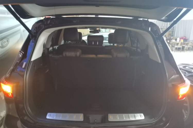 Used Infiniti QX60 2014 2.5 S/C Hybrid All-Wheel-Drive Versatile Edition Trunk
