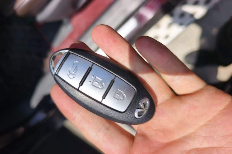 Used Infiniti QX60 2014 3.5L Four-Wheel Drive All-Terrain Version Vehicle Key