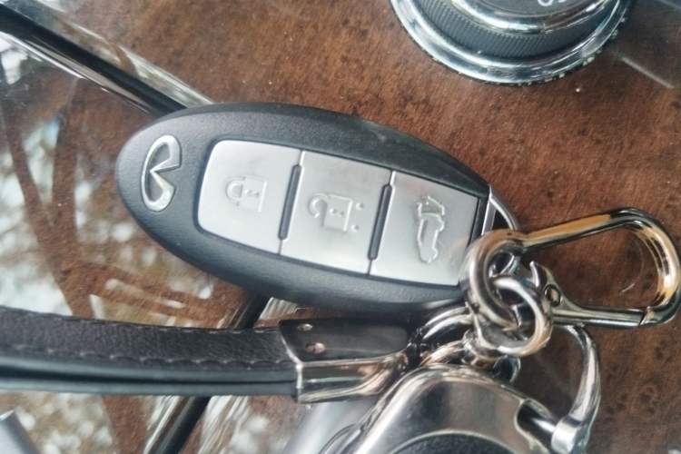 Used Infiniti QX60 2014 3.5L Four-Wheel Drive All-Terrain Version Vehicle Key