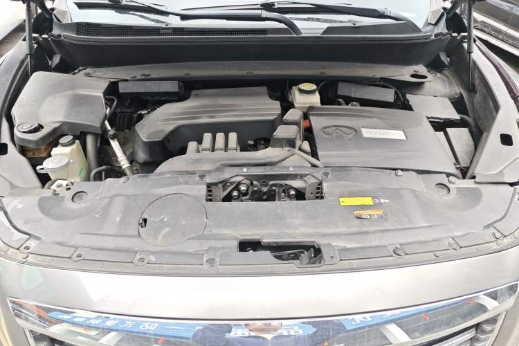 Used Infiniti QX60 2014 2.5 S/C Hybrid Two-Wheel Drive Excellence Edition Engine Bay