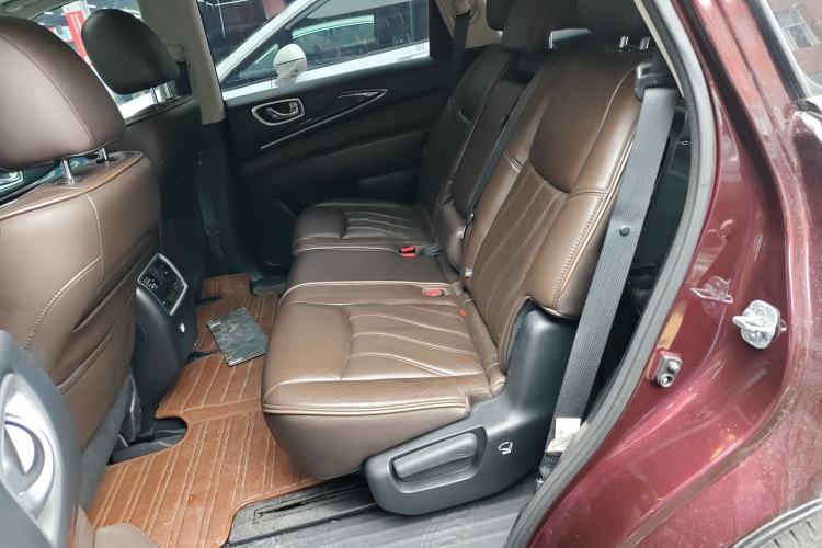 Used Infiniti QX60 2014 2.5 S/C Hybrid Two-Wheel Drive Excellence Edition Left Rear Seat