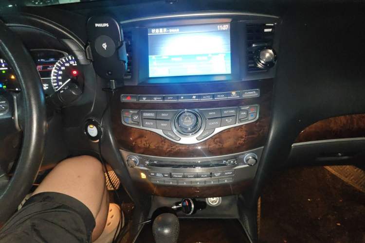 Used Infiniti QX60 2014 2.5 S/C Hybrid Two-Wheel Drive Excellence Edition Audio And AC Panel
