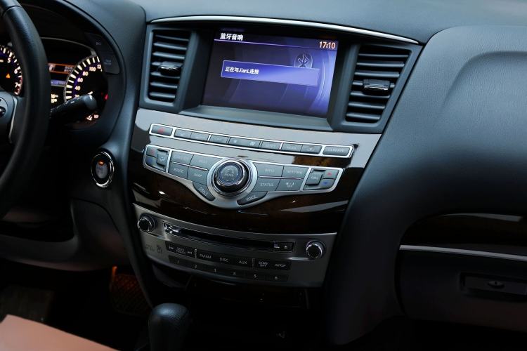Used Infiniti QX60 2014 2.5 S/C Hybrid All-Wheel-Drive Versatile Edition Audio And AC Panel