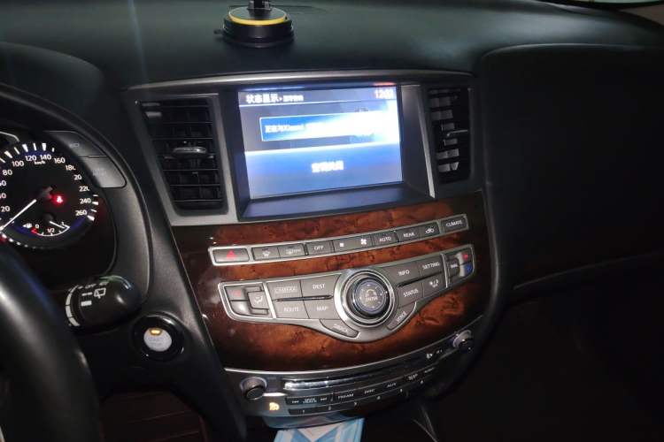 Used Infiniti QX60 2014 3.5L Four-Wheel Drive All-Terrain Version Audio And AC Panel