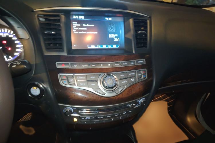 Used Infiniti QX60 2014 3.5L Four-Wheel Drive All-Terrain Version Audio And AC Panel
