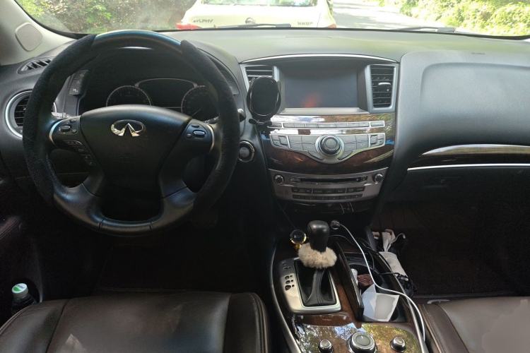 Used Infiniti QX60 2014 2.5 S/C Hybrid Two-Wheel Drive Excellence Edition Center Console
