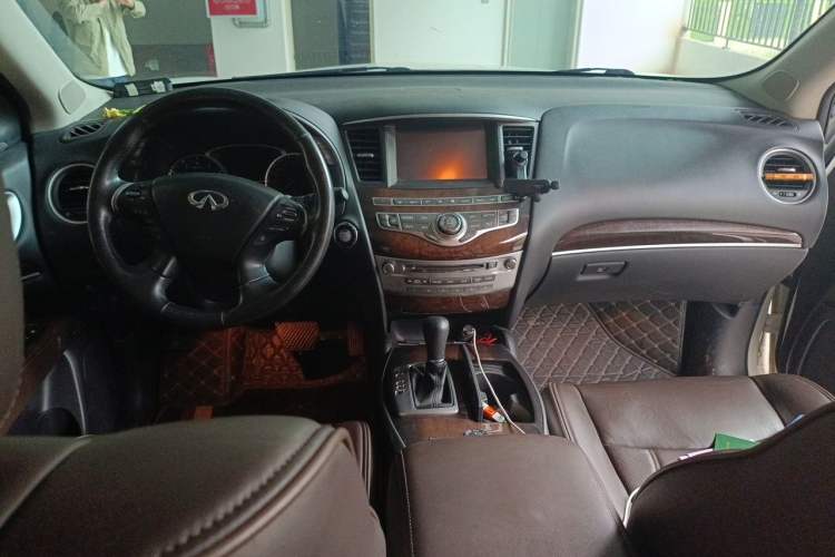 Used Infiniti QX60 2014 2.5 S/C Hybrid All-Wheel-Drive Versatile Edition Center Console