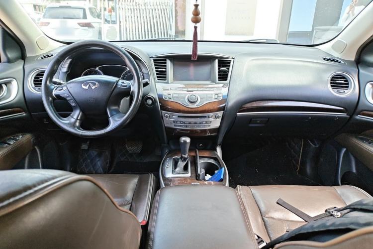 Used Infiniti QX60 2014 3.5L Two-Wheel Drive Excellence Edition Center Console
