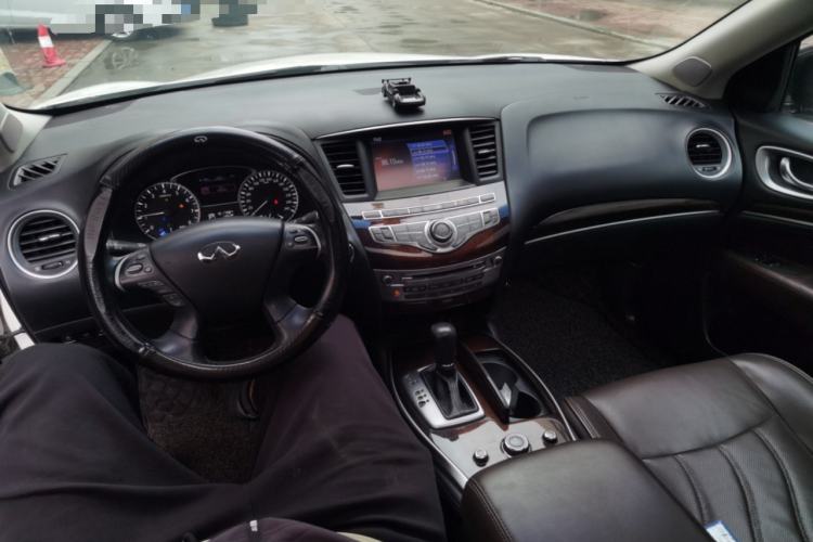 Used Infiniti QX60 2014 2.5 S/C Hybrid Two-Wheel Drive Excellence Edition Center Console