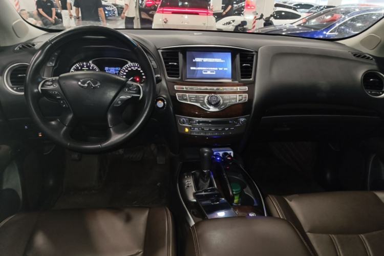 Used Infiniti QX60 2014 2.5 S/C Hybrid All-Wheel-Drive Versatile Edition Center Console
