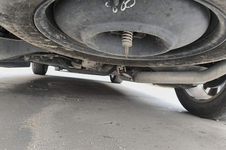 Used Infiniti QX60 2014 3.5L Four-Wheel Drive All-Terrain Version Chassis Rear