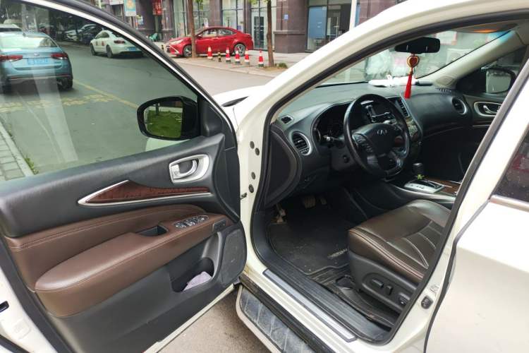 Used Infiniti QX60 2014 2.5 S/C Hybrid Two-Wheel Drive Excellence Edition Driver Seat