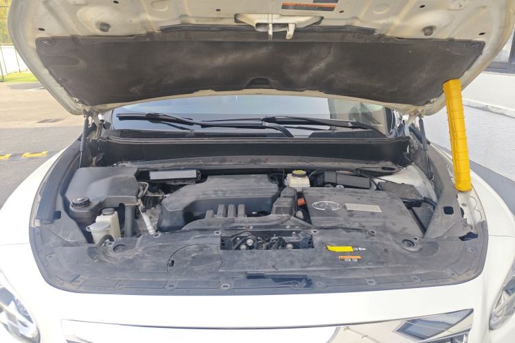 Used Infiniti QX60 2014 2.5 S/C Hybrid Two-Wheel Drive Excellence Edition Engine Bay