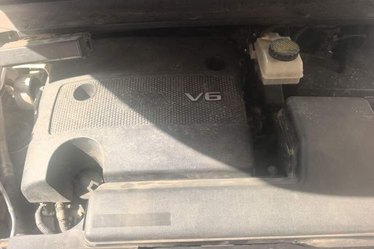 Used Infiniti QX60 2014 3.5L Two-Wheel Drive Excellence Edition Engine Bay