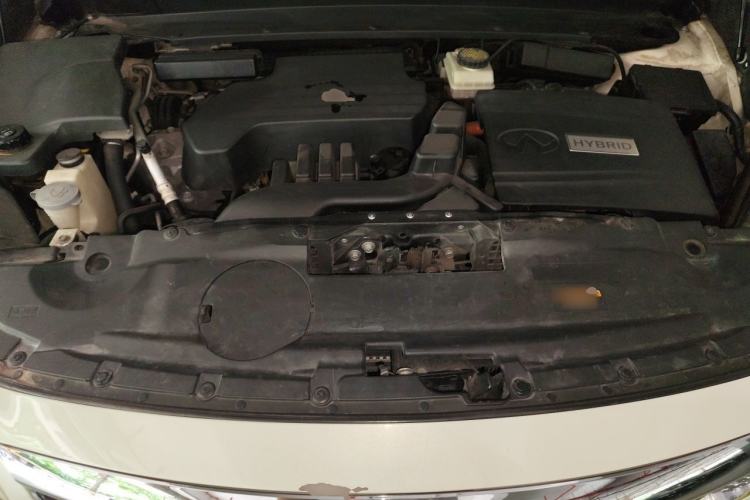 Used Infiniti QX60 2014 2.5 S/C Hybrid Two-Wheel Drive Excellence Edition Engine Bay