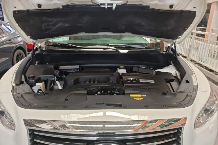 Used Infiniti QX60 2014 2.5 S/C Hybrid Two-Wheel Drive Excellence Edition Engine Bay
