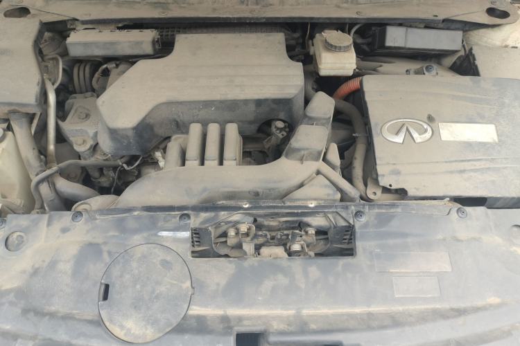 Used Infiniti QX60 2014 2.5 S/C Hybrid Two-Wheel Drive Excellence Edition Engine Bay