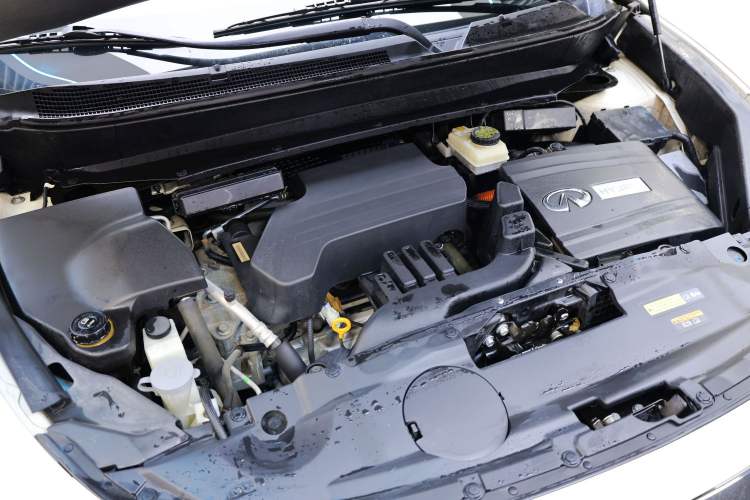 Used Infiniti QX60 2014 2.5 S/C Hybrid All-Wheel-Drive Versatile Edition Engine Bay