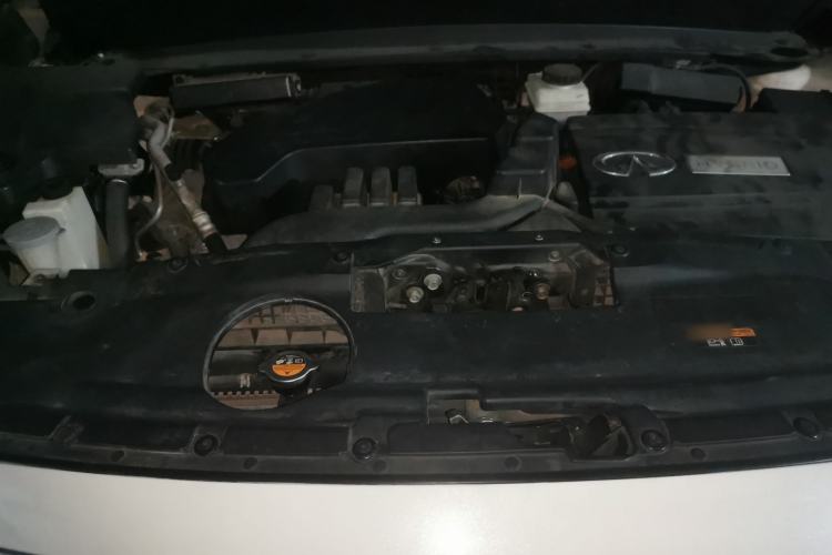 Used Infiniti QX60 2014 2.5 S/C Hybrid Two-Wheel Drive Excellence Edition Engine Bay