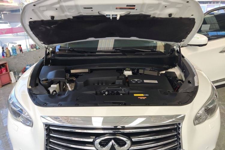 Used Infiniti QX60 2014 2.5 S/C Hybrid Two-Wheel Drive Excellence Edition Engine Bay