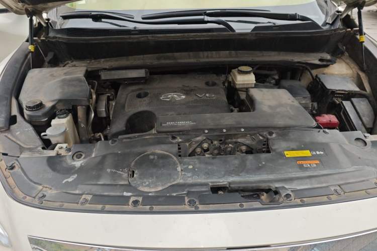 Used Infiniti QX60 2014 3.5L Four-Wheel Drive All-Terrain Version Engine Bay