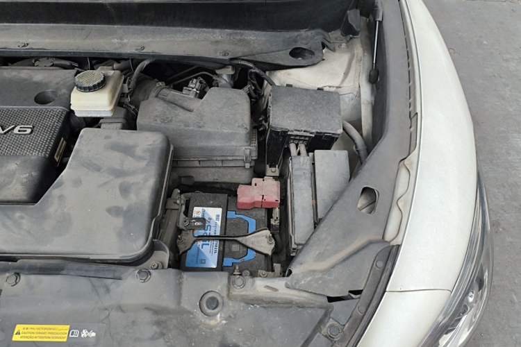 Used Infiniti QX60 2014 3.5L Four-Wheel Drive All-Terrain Version Engine Bay Left