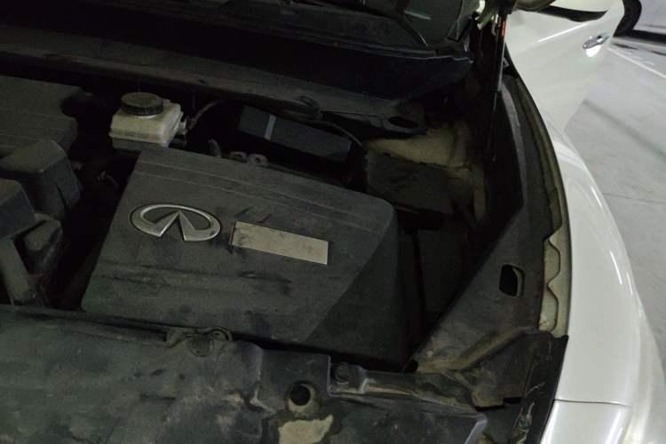 Used Infiniti QX60 2014 2.5 S/C Hybrid Two-Wheel Drive Excellence Edition Engine Bay Left
