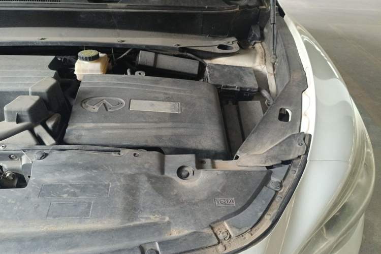 Used Infiniti QX60 2014 2.5 S/C Hybrid All-Wheel-Drive Versatile Edition Engine Bay Left