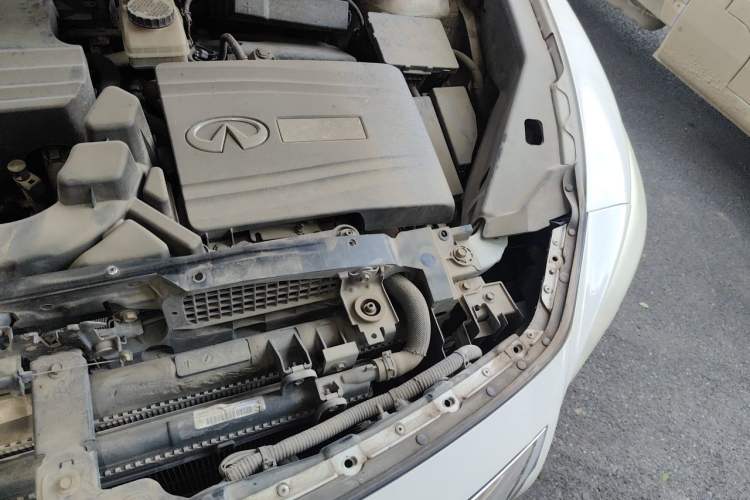 Used Infiniti QX60 2014 2.5 S/C Hybrid Two-Wheel Drive Excellence Edition Engine Bay Left