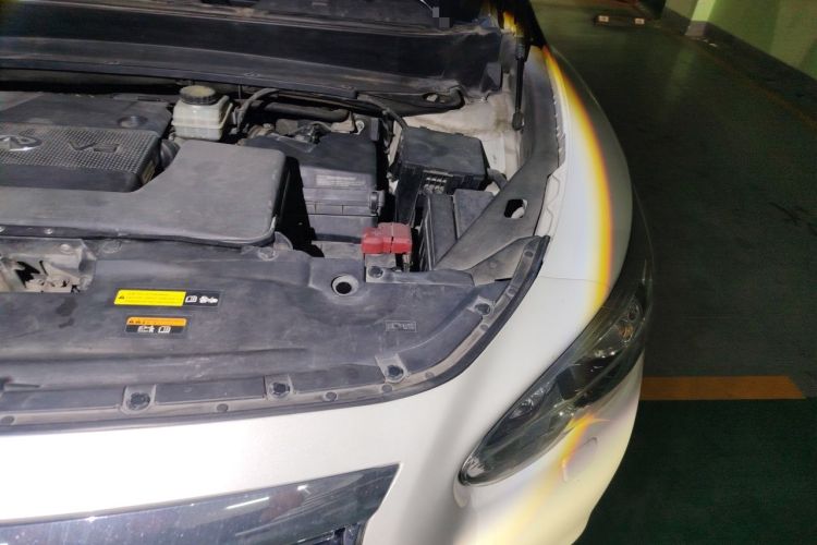 Used Infiniti QX60 2014 3.5L Four-Wheel Drive All-Terrain Version Engine Bay Left