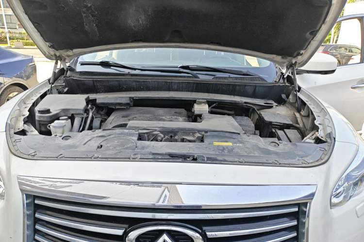 Used Infiniti QX60 2014 3.5L Two-Wheel Drive Excellence Edition Engine Bay