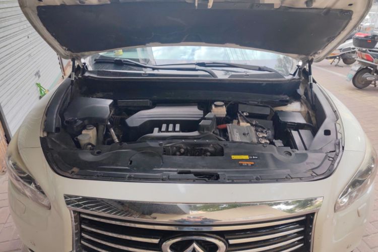Used Infiniti QX60 2014 2.5 S/C Hybrid Two-Wheel Drive Excellence Edition Engine Bay