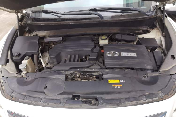 Used Infiniti QX60 2014 2.5 S/C Hybrid Two-Wheel Drive Excellence Edition Engine Bay