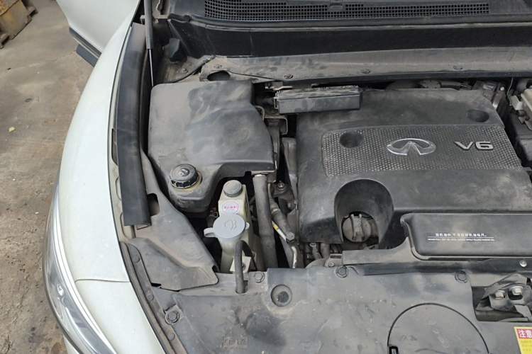 Used Infiniti QX60 2014 3.5L Four-Wheel Drive All-Terrain Version Engine Bay Right