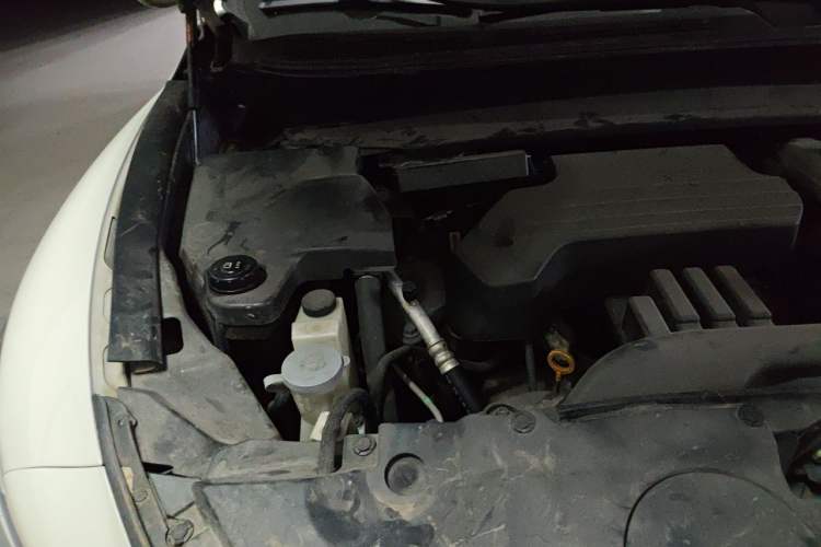 Used Infiniti QX60 2014 2.5 S/C Hybrid Two-Wheel Drive Excellence Edition Engine Bay Right