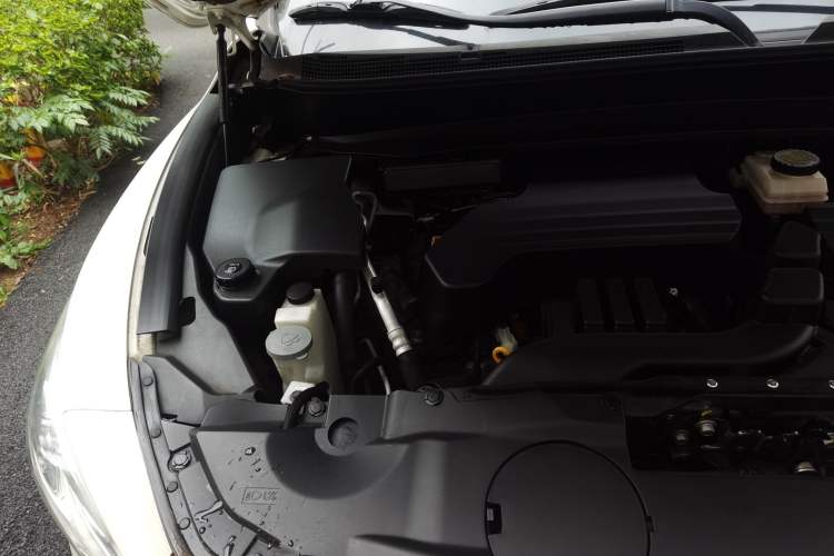 Used Infiniti QX60 2014 2.5 S/C Hybrid Two-Wheel Drive Excellence Edition Engine Bay Right