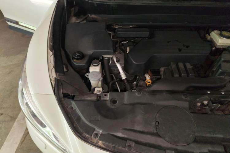 Used Infiniti QX60 2014 2.5 S/C Hybrid Two-Wheel Drive Excellence Edition Engine Bay Right