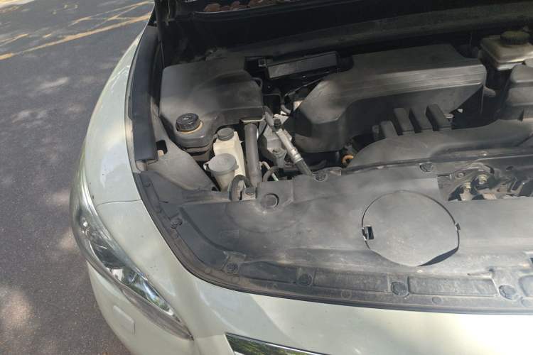 Used Infiniti QX60 2014 2.5 S/C Hybrid Two-Wheel Drive Excellence Edition Engine Bay Right