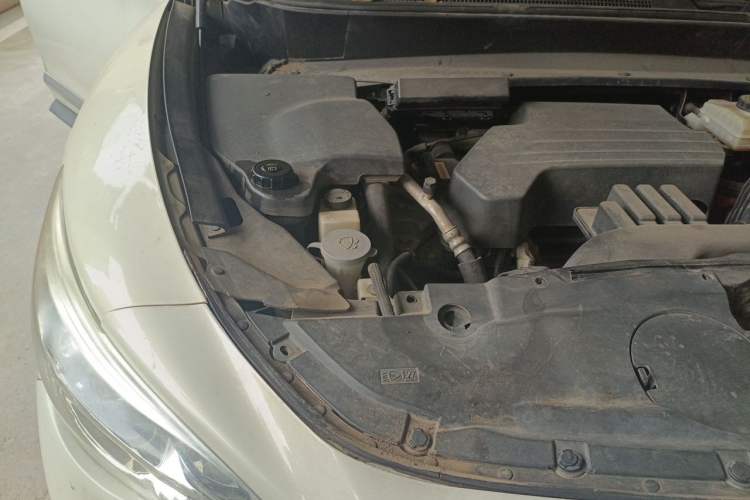 Used Infiniti QX60 2014 2.5 S/C Hybrid All-Wheel-Drive Versatile Edition Engine Bay Right