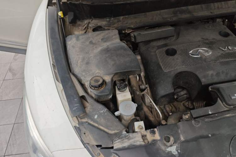 Used Infiniti QX60 2014 3.5L Four-Wheel Drive All-Terrain Version Engine Bay Right