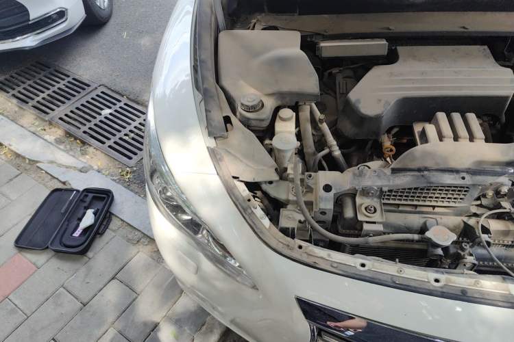 Used Infiniti QX60 2014 2.5 S/C Hybrid Two-Wheel Drive Excellence Edition Engine Bay Right