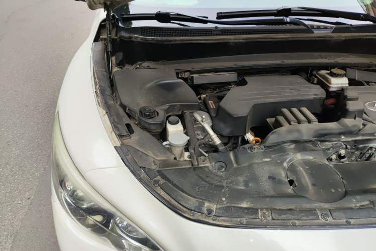 Used Infiniti QX60 2014 2.5 S/C Hybrid Two-Wheel Drive Excellence Edition Engine Bay Right