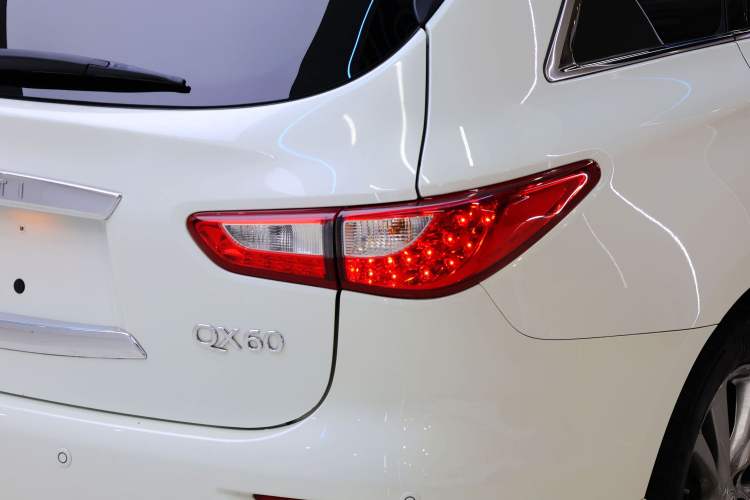 Used Infiniti QX60 2014 2.5 S/C Hybrid All-Wheel-Drive Versatile Edition Exterior 12