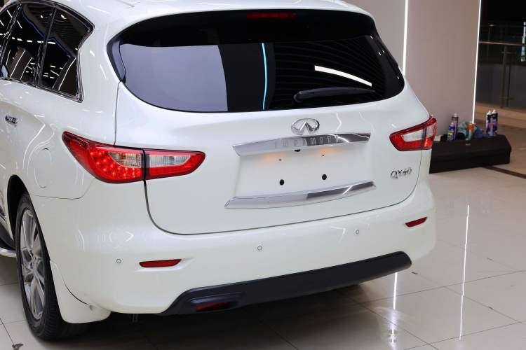 Used Infiniti QX60 2014 2.5 S/C Hybrid All-Wheel-Drive Versatile Edition Exterior 4