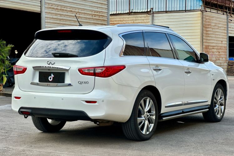 Used Infiniti QX60 2014 3.5L Four-Wheel Drive All-Terrain Version Exterior 4