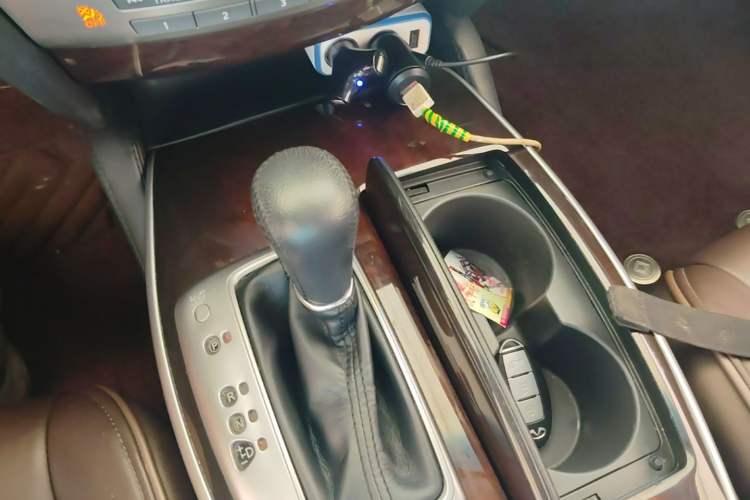Used Infiniti QX60 2014 2.5 S/C Hybrid All-Wheel-Drive Versatile Edition Gear Lever