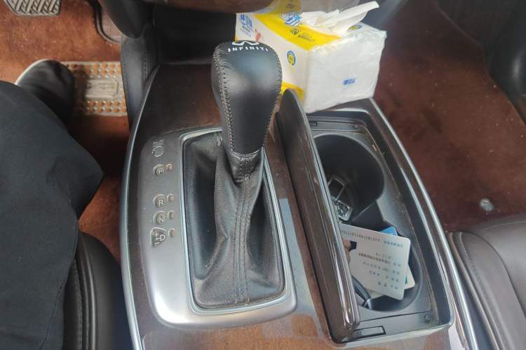 Used Infiniti QX60 2014 3.5L Two-Wheel Drive Excellence Edition Gear Lever